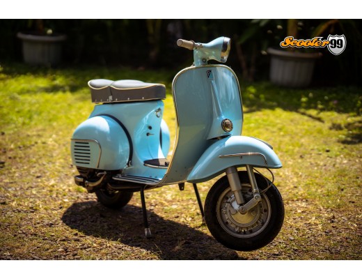 Vespa Scooter Piaggio Sky Blue – Retro Italian Style with 150cc Power